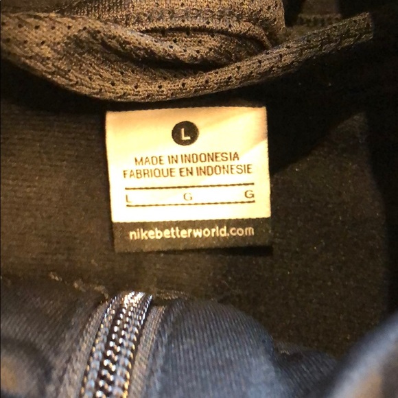 Nike Sweatshirt - Picture 2 of 3